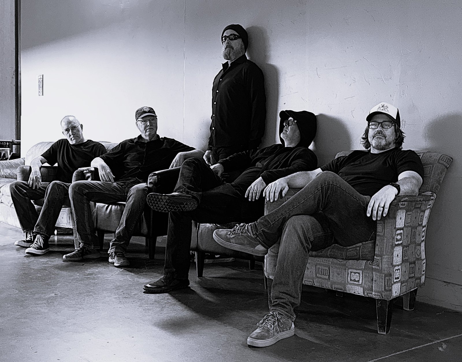 Band with singer in the middle